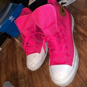 Pink converse